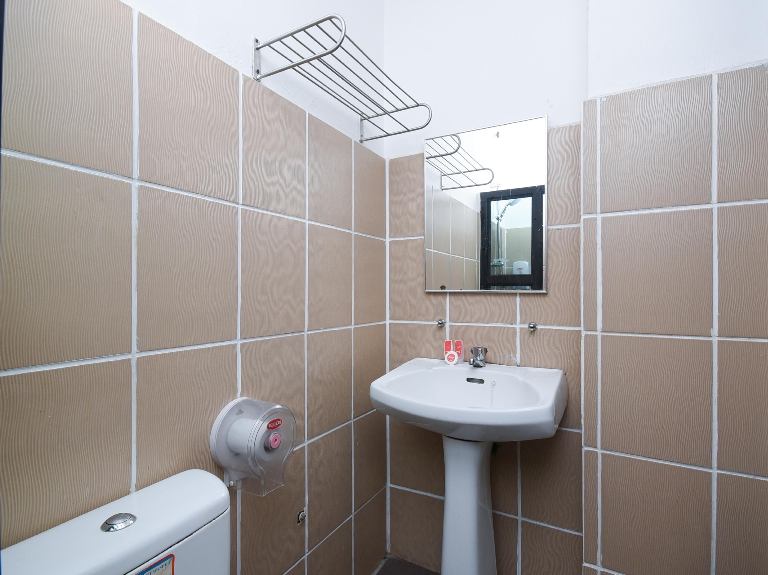 Super Oyo 89604 City Home Stay Miri Esterno foto