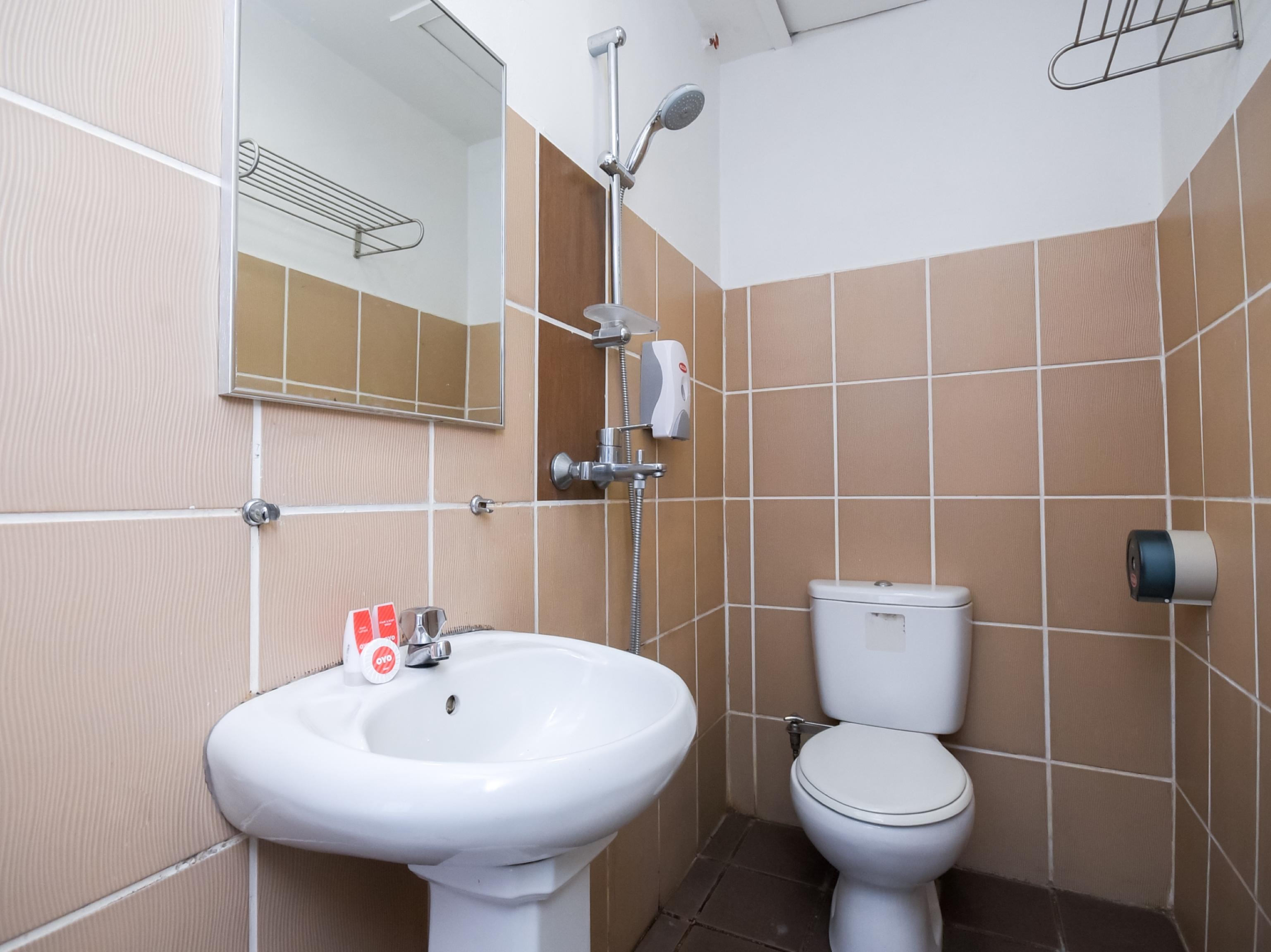 Super Oyo 89604 City Home Stay Miri Esterno foto
