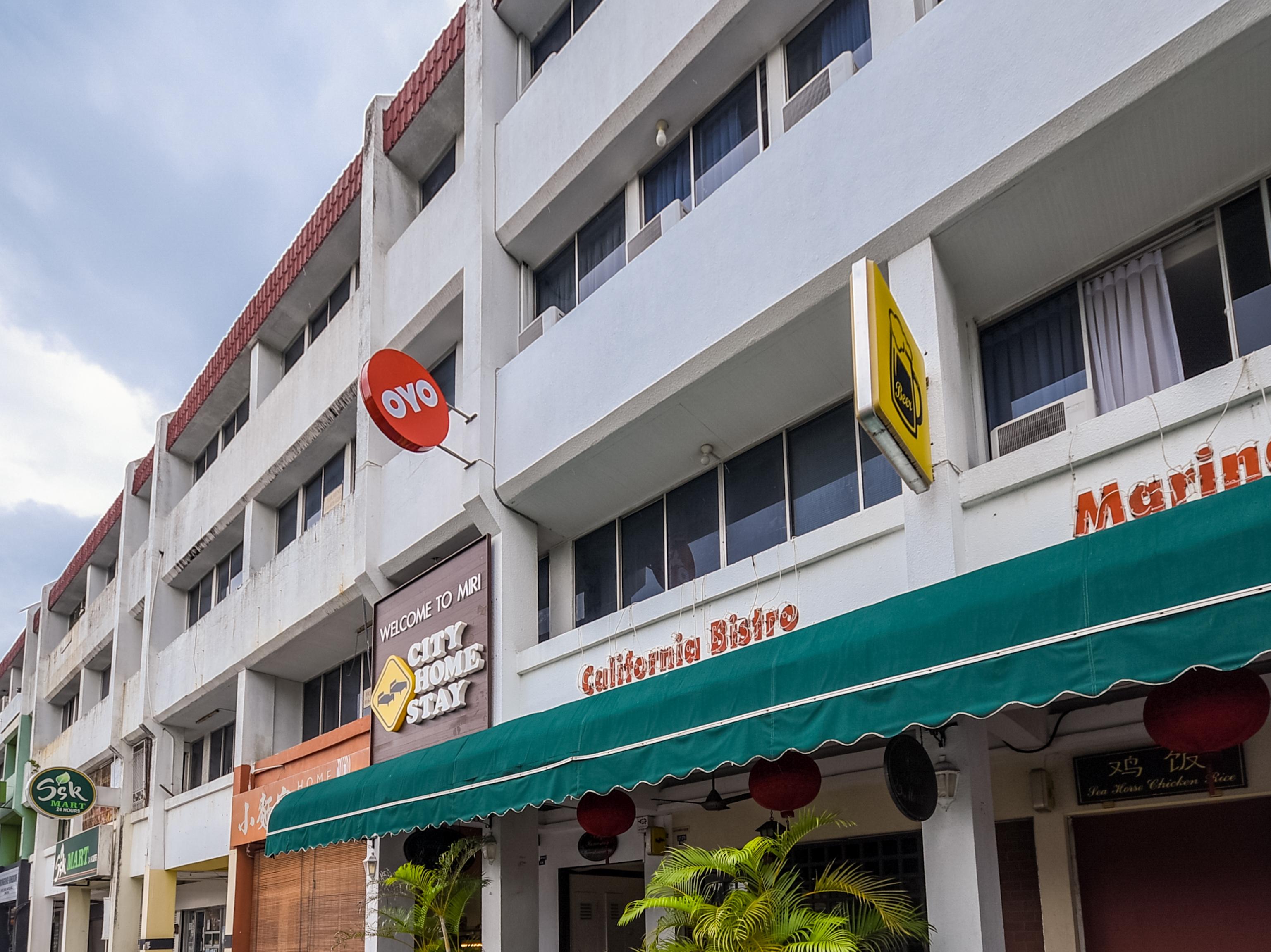 Super Oyo 89604 City Home Stay Miri Esterno foto