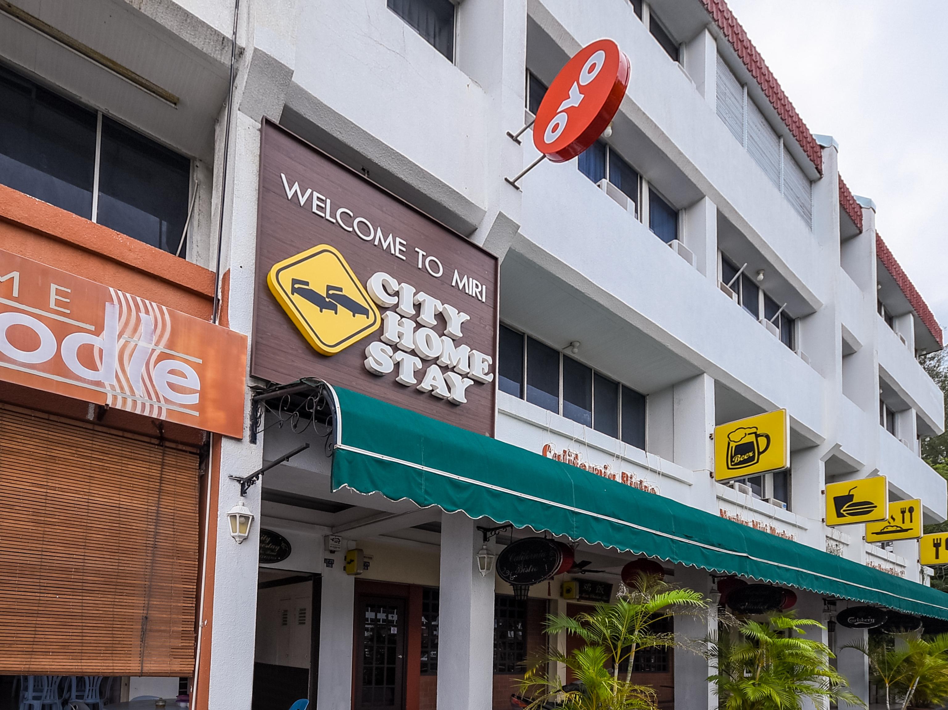 Super Oyo 89604 City Home Stay Miri Esterno foto