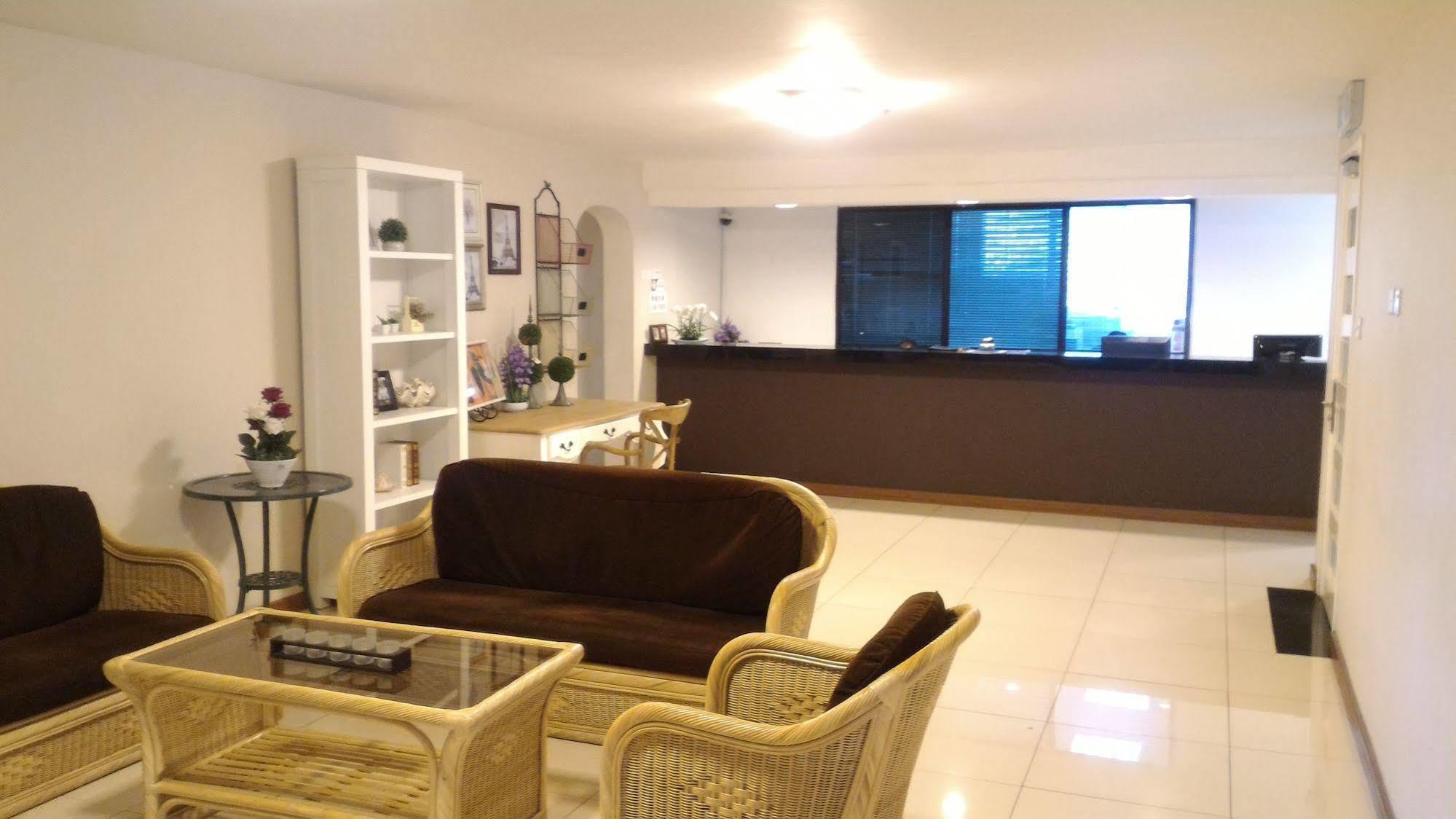 Super Oyo 89604 City Home Stay Miri Esterno foto