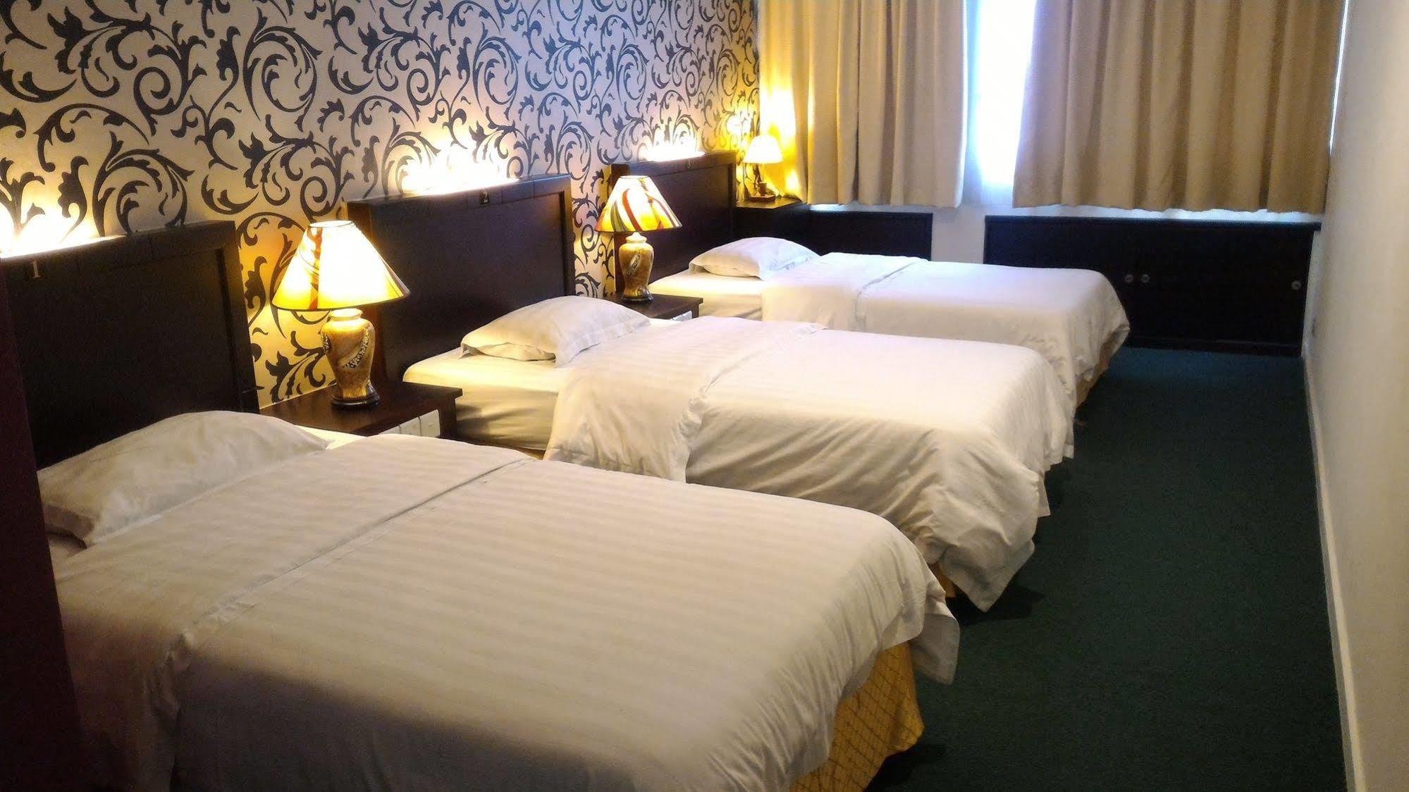 Super Oyo 89604 City Home Stay Miri Esterno foto