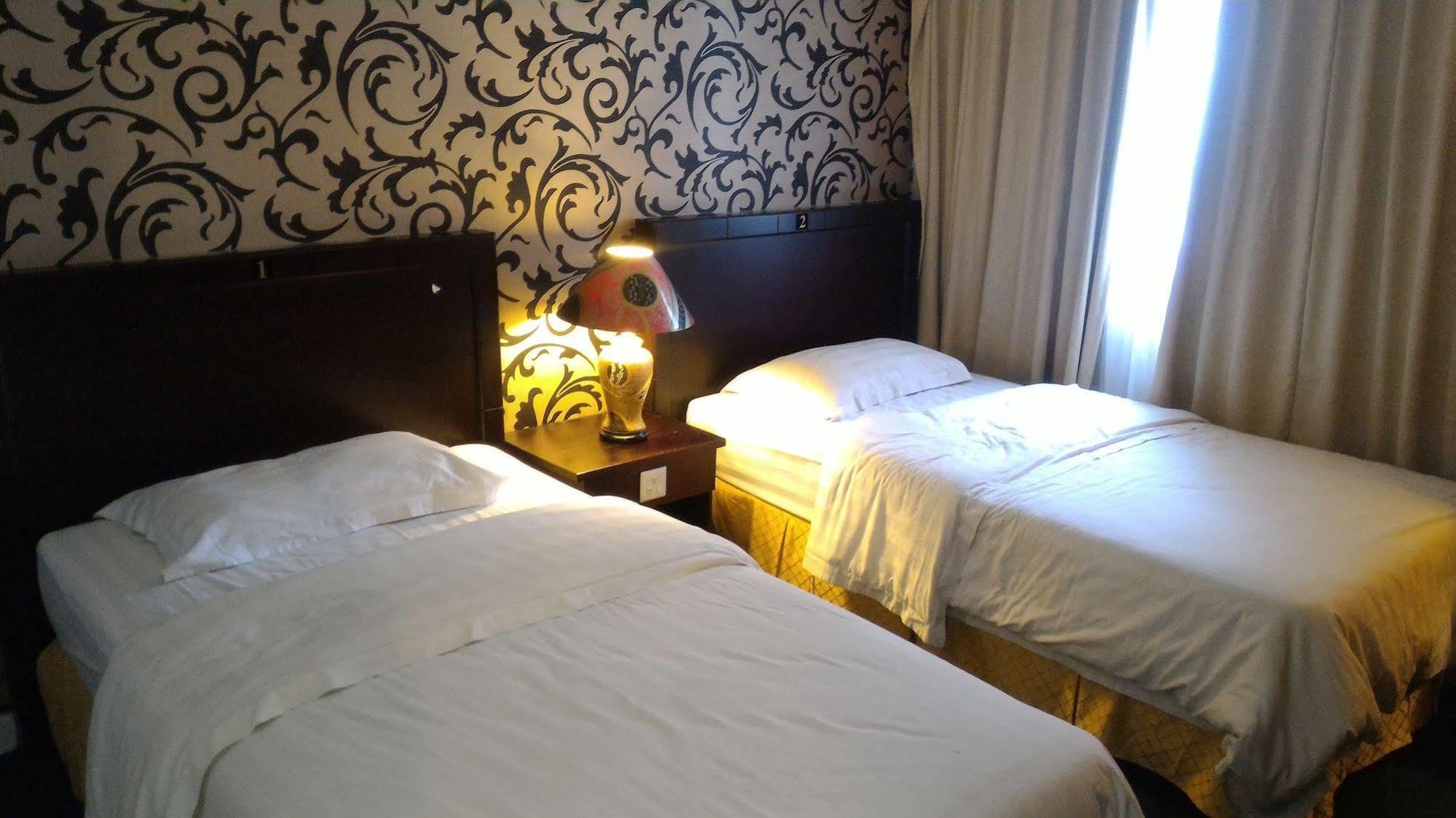 Super Oyo 89604 City Home Stay Miri Esterno foto