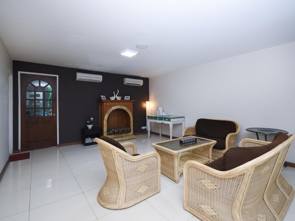 Super Oyo 89604 City Home Stay Miri Esterno foto