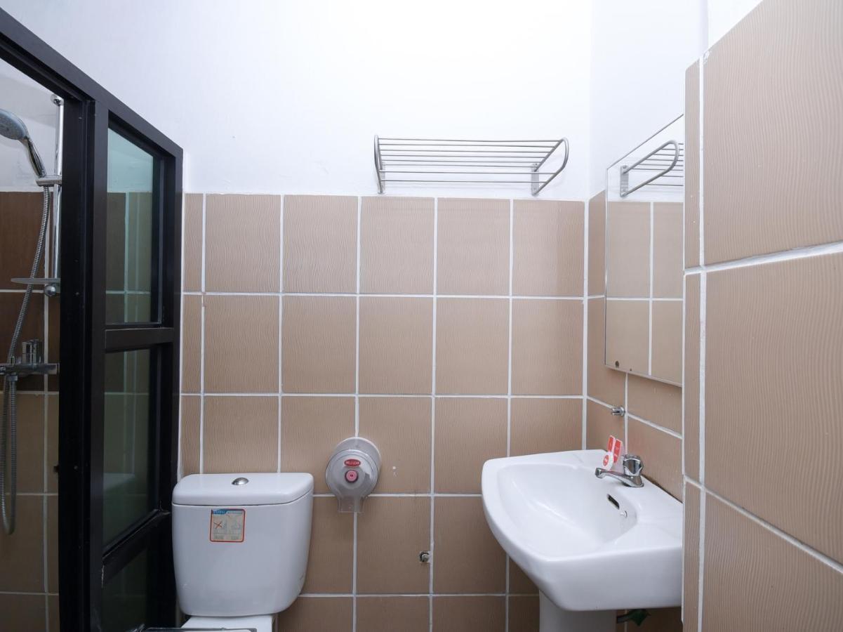 Super Oyo 89604 City Home Stay Miri Esterno foto